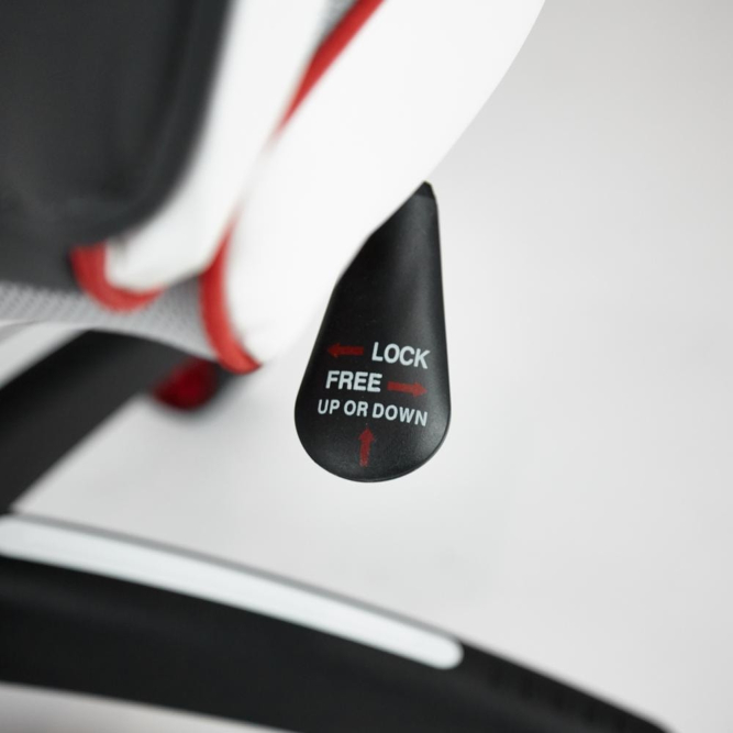 Кресло PILOT кож/зам/ткань, черный перфорированный/св.серый/красный, 36-6/06/TW-14/3D красный