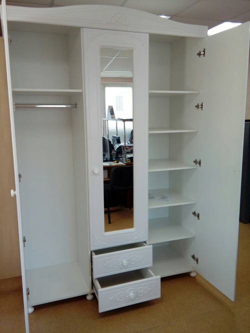 Шкаф трёхстворчатый с зеркалом Ассоль АС-27 белое дерево