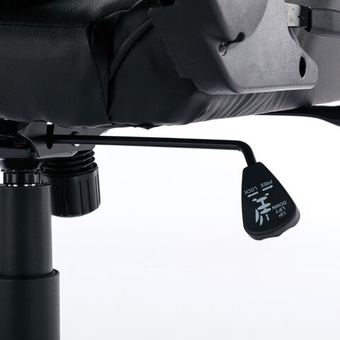 Кресло компьютерное BRABIX &quot;Hunter GM-130&quot;, две подушки, экокожа, черное, 532798